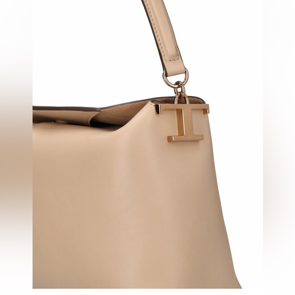 Tod's Cream Shoulder Bag with Gold Accents - Picture 5 of 16